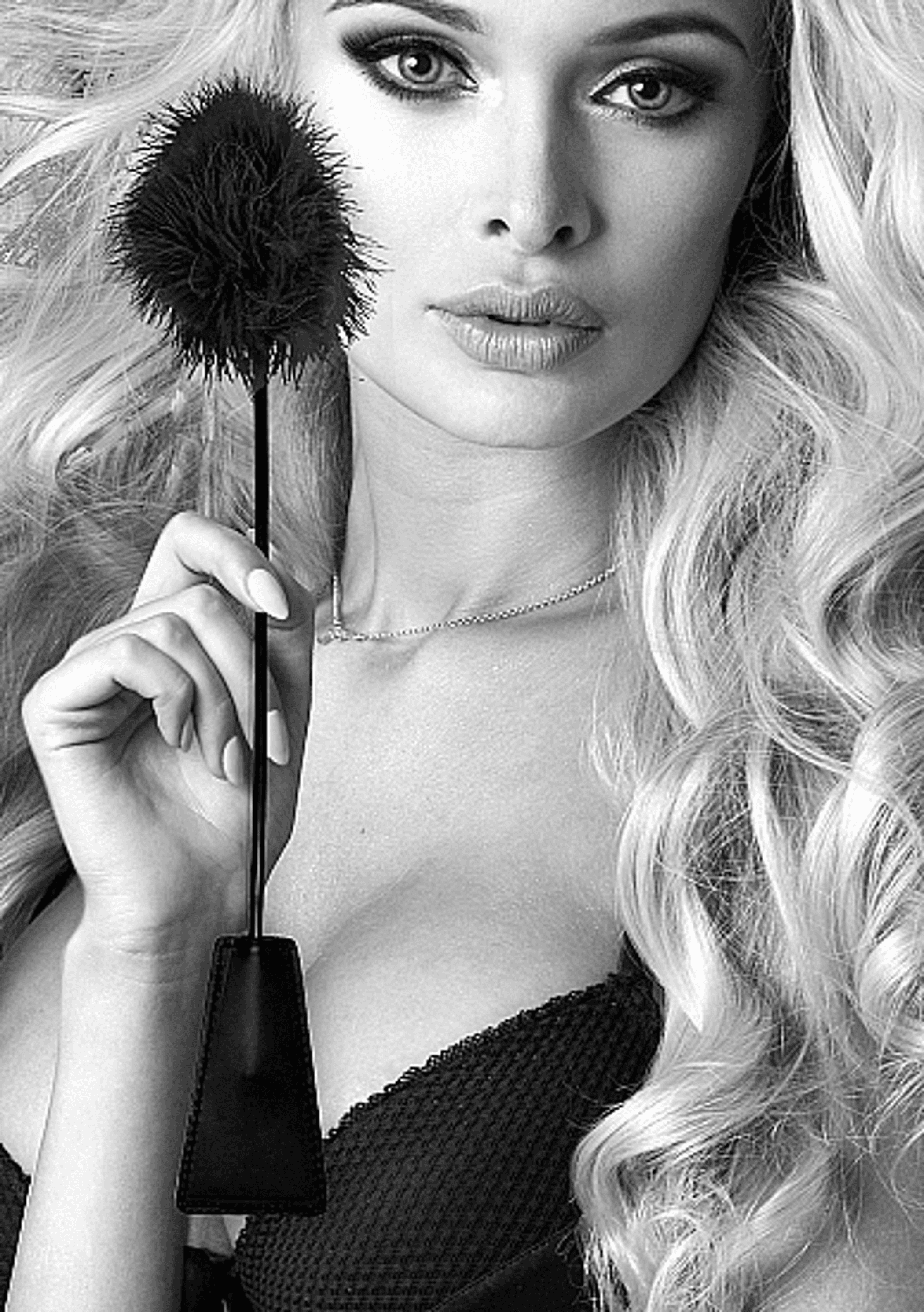 B&W CROP WITH FEATHER TICKLER